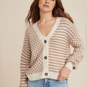 22 small preloved so cardigan sweater neutral